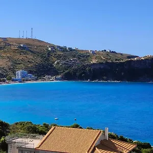 Pensión Tato: Horizon Haven With Panoramic Sea Views In Himare., Himarë